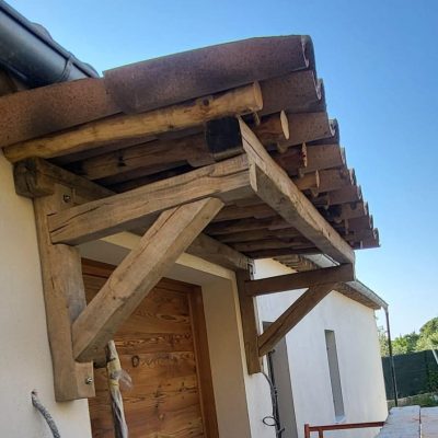 Création et pose marquise chene neuf veillis couverture tuiles dessus-dessous